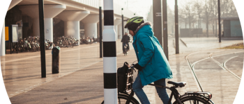 Fietser bij station Voorburg.png